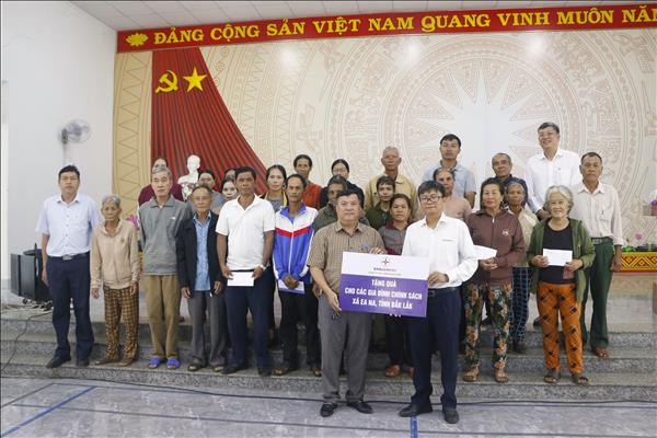 CÔNG TY THỦY ĐIỆN BUÔN KUỐP TRAO QUÀ TRI ÂN NHÂN KỶ NIỆM 79 NĂM NGÀY THƯƠNG BINH - LIỆT SĨ
